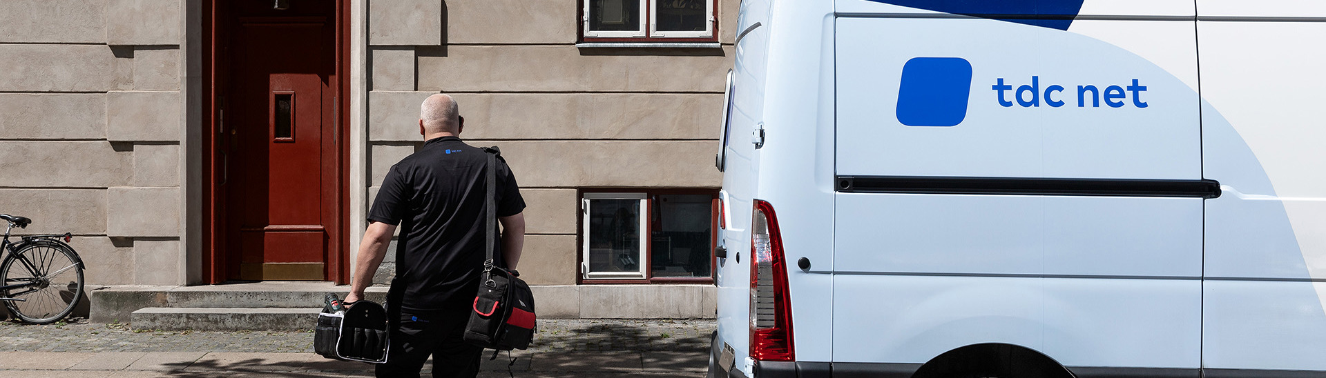 Tekniker Og Teknikerbil Parkeret IMG 0177 72Dpi RGB