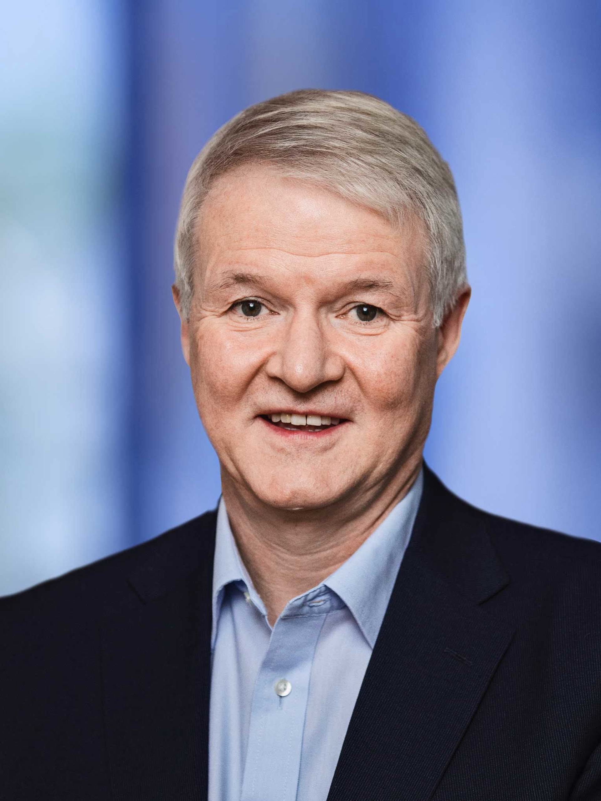 2021 11 26 TDC NET BESTYR Geoff Shakespeare 0008